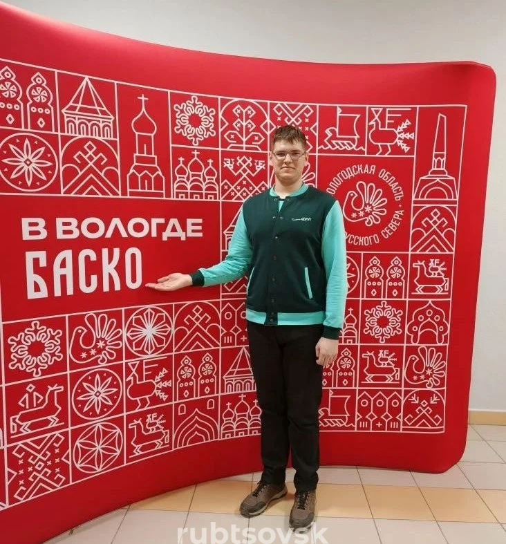 На фото победитель олимпиады Артём Спиненко 